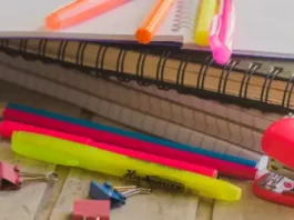 materiais escolares representando lista para Operação Volta às Aulas