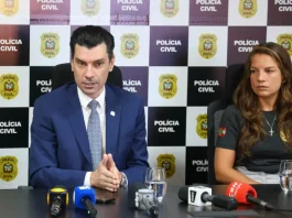 Delegado Geral da Polícia Civil Ulisses Gabriel e delegada Mardjoli na coletiva de imprensa sobre o caso do Cão Orelha