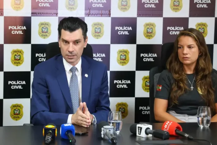 Polícia divulga dados sobre caso do Cão Orelha Delegado Geral da Polícia Civil Ulisses Gabriel e delegada Mardjoli na coletiva de imprensa sobre o caso do Cão Orelha