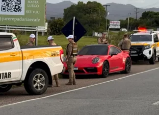 Porsche recuperado pela Polícia Militar em Florianópolis