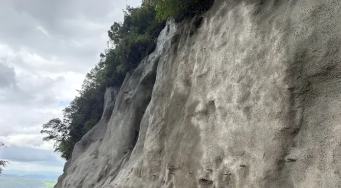 Obras interditam Serra do Corvo Branco e afetam acesso entre Urubici e Grão-Pará Serra do Corvo Branco