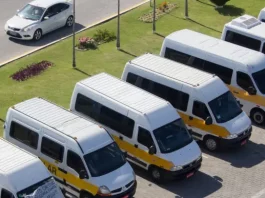 Vans de transporte escolar de São José