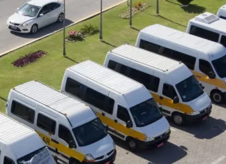 Vans de transporte escolar de São José