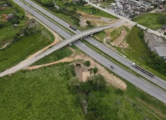 Foto aerea do Viaduto BR-101 São José, no Contorno Viário