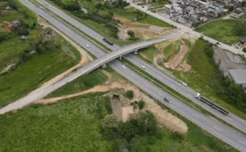 Foto aerea do Viaduto BR-101 São José, no Contorno Viário