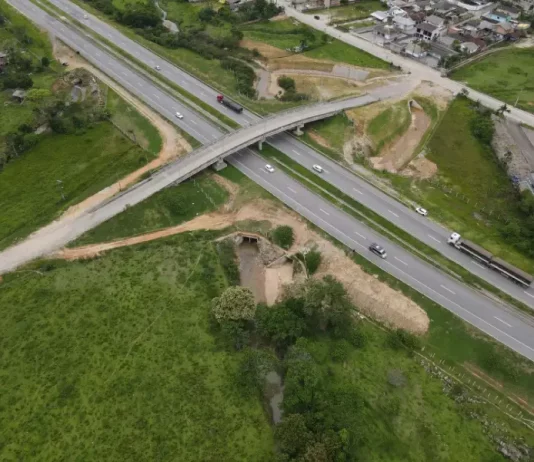 Foto aerea do Viaduto BR-101 São José, no Contorno Viário