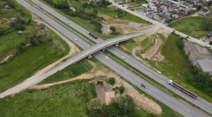 Viaduto do Contorno da BR-101 no bairro Forquilhas, em São José, será interditado por 30 dias Foto aerea do Viaduto BR-101 São José, no Contorno Viário