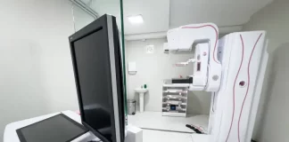 Aparelho de mamografia da Policlínica da Mulher e da Criança de Florianópolis