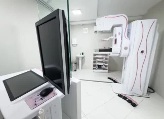 Aparelho de mamografia da Policlínica da Mulher e da Criança de Florianópolis