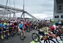 Ciclistas participando de evento esportivo em Florianópolis, em alusão ao lançamento do cadastro prévio obrigatório