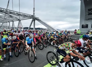Cadastro prévio passa a ser obrigatório para eventos esportivos em vias públicas em Florianópolis Ciclistas participando de evento esportivo em Florianópolis, em alusão ao lançamento do cadastro prévio obrigatório