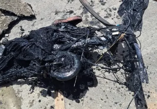 Bicicleta descartada em galeria pluvial agravava alagamentos em São José Bicicleta descartada em galeria pluvial de São José agravava alagamentos na cidade