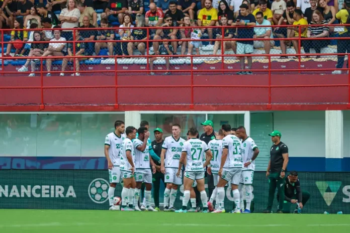 Chapecoense Jogadores da Chapecoense em jogo contra o Brusque pelo Campeonato Catarinense