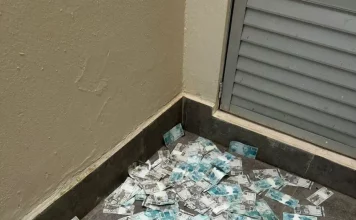 Dinheiro jogado pela janela durante Operação da Polícia Federal