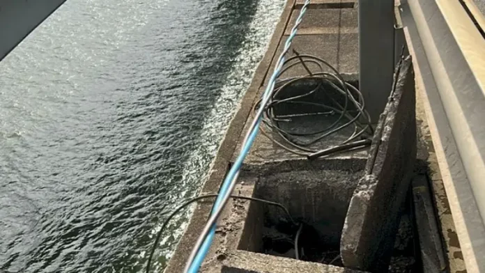 Fios que estavam sendo furtados na Ponte Colombo Sales