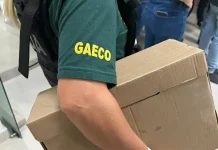 Agentes do Gaeco cumprem mandados de busca e apreensão na Operação Ubiquidade