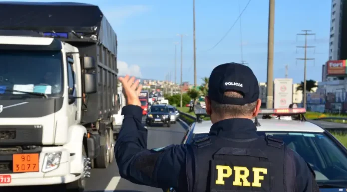 Agentes da PRF em Operação Carnaval 2026