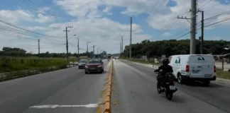 Foto de veículos circulando na SC-281