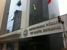 Defensoria Pública de SC abre concurso com 14 vagas e salário inicial de R$ 24 mil Entrada do Prédio da Defensoria Pública de Santa Catarina