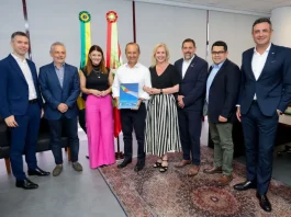 Novo voo da TAP amplia conexão direta entre Florianópolis e Portugal Governador Jorginho Mello reunido com representantes da TAP Air Portugal e da Zurich Airport Brasil, tratando do novo voo da Tap para Portugal