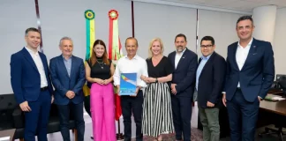 Governador Jorginho Mello reunido com representantes da TAP Air Portugal e da Zurich Airport Brasil, tratando do novo voo da Tap para Portugal