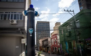 câmeras de videomonitoramento instalada no centro de Florianópolis