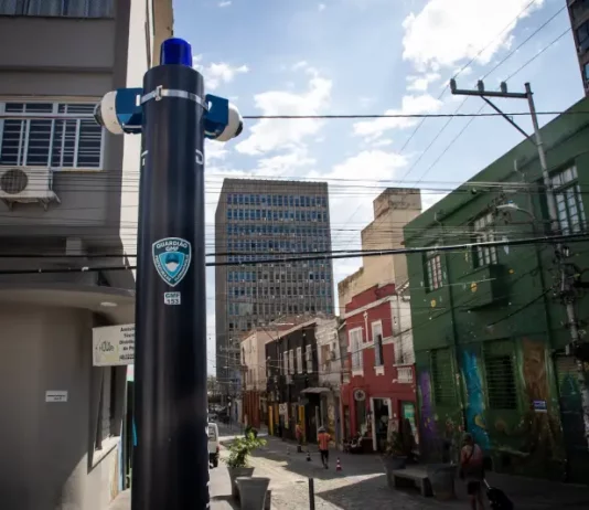 câmeras de videomonitoramento instalada no centro de Florianópolis