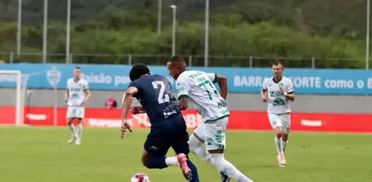 Barra vence Chapecoense no primeiro jogo da final do catarinense