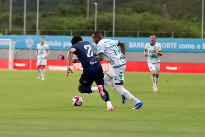 Barra vence Chapecoense no primeiro jogo da final do catarinense