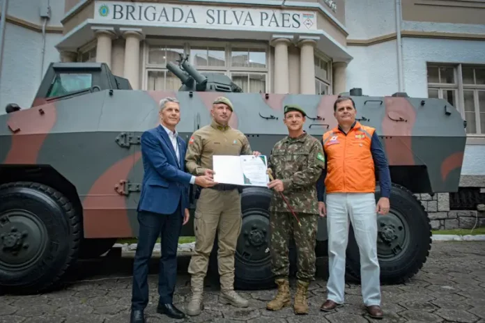Cerimônia de transferência do blindado Urutu do Exército Brasileiro para a Polícia Militar de Santa Catarina.