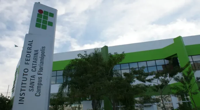 Fachada do Câmpus Florianópolis-Centro do IFSC, onde ocorre o Programa Partiu IF 2026