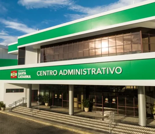Santa Catarina vai recuperar R$ 384 milhões investidos em rodovias federais Entrada do prédio do Centro Administrativo do Governo de Santa Catarina