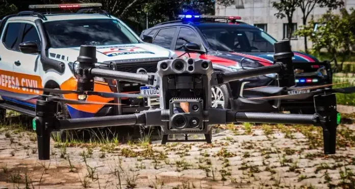 Drone utilizado pela Defesa Civil e Guarda Municipal para reforçar ações de segurança e monitoramento em São José (SC).
