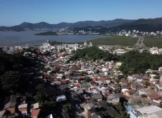 Florianópolis sanciona novo Código de Obras Vista urbana de Florianópolis que ilustra a aplicação das novas regras do Código de Obras na organização e crescimento da cidade