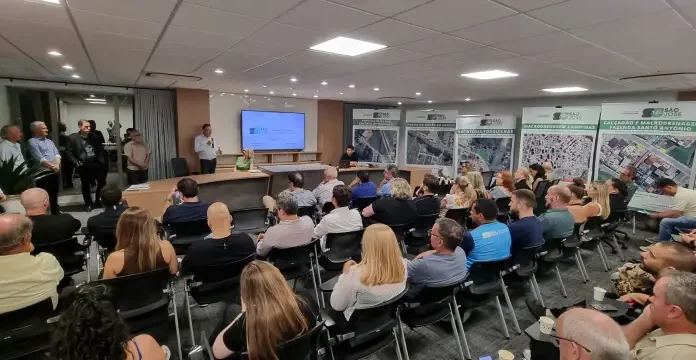 São José anuncia pacote de obras de mobilidade urbana Apresentação na Aemflo/CDL do novo pacote de obras de mobilidade em São José