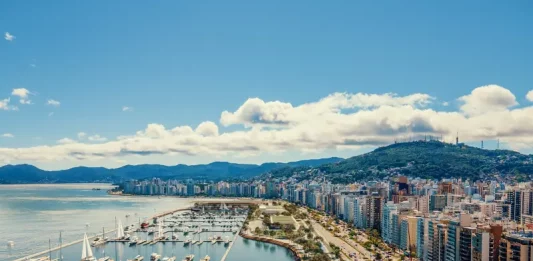 Pedra Fundamental do Parque Urbano e Marina Beira-Mar será lançada no aniversário de Florianópolis Foto do projeto do Parque Urbano e Marina Beira-Mar