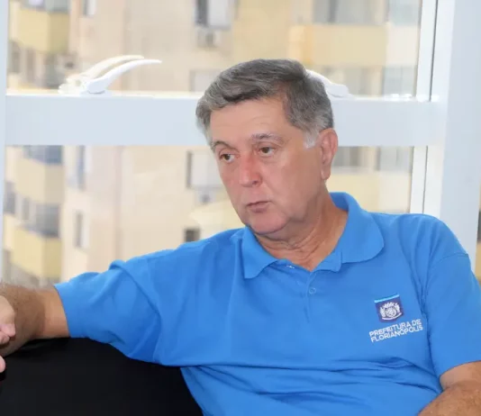 Prefeito Topázio Neto