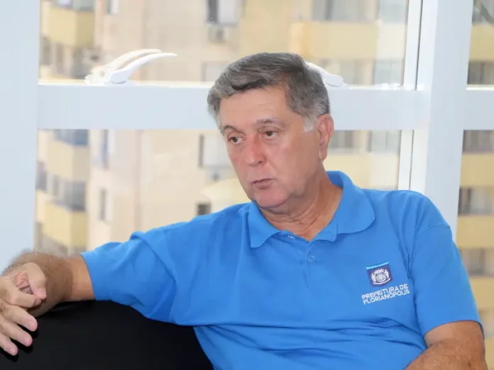 Prefeito Topázio Neto