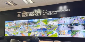 Centro de Operações Integradas gerenciando o trânsito de Florianópolis