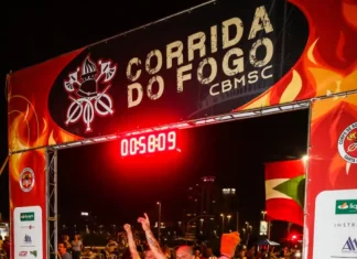 Atletas na chegada da Corrida do Fogo