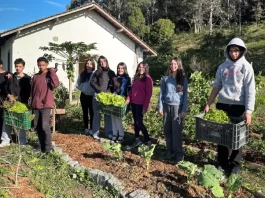 Contribuintes podem destinar parte do Imposto de Renda a fundos sociais em SC Crianças e adolescentes do o Educandário Santa Catarina participam de projeto agroecológico beneficiado pela iniciativa de destinação de recursos do Imposto de Renda