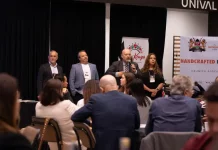 Participantes da FIN Brasil em rodada de negócios, durante encontro voltado a networking, internacionalização e conexões entre empresas e mercados globais.
