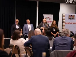 Participantes da FIN Brasil em rodada de negócios, durante encontro voltado a networking, internacionalização e conexões entre empresas e mercados globais.