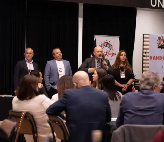 Participantes da FIN Brasil em rodada de negócios, durante encontro voltado a networking, internacionalização e conexões entre empresas e mercados globais.
