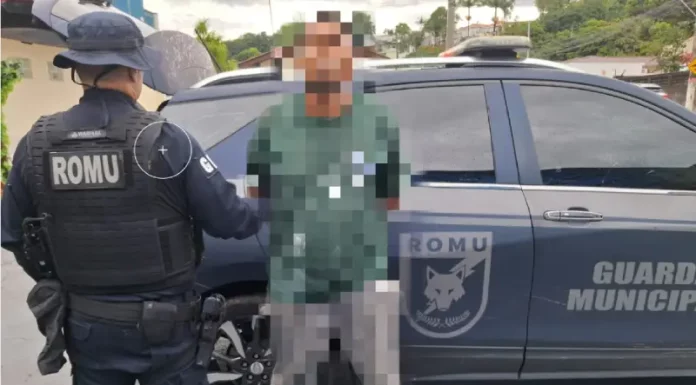 Guarda Municipal de São José auxilia Polícia Federal na prisão de foragido internacional Agente da Guarda Municipal de São José durante prisão de foragido internacional