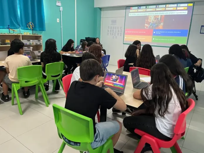 Alunos do curso de Jogos Digitais em aula
