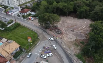 Vista aerea da nova rotatória no bairro Forquilhas em São José
