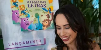 Autora Maíra Pavan com seu livro “Festa das Letras",participa da Semana do Livro Infantil de Florianópolis