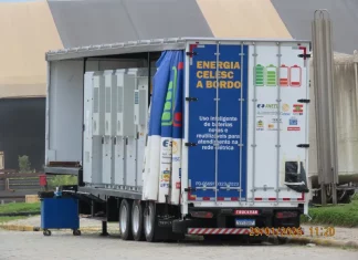 Celesc cria sistema inédito para reaproveitar baterias de carros elétricos Caminhão ENERGIA CELESC A BORDO com as baterias