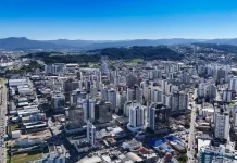 Vista aerea de São José, mostrando prédios, simbolizando o Estudo de Impacto a Vizinhança